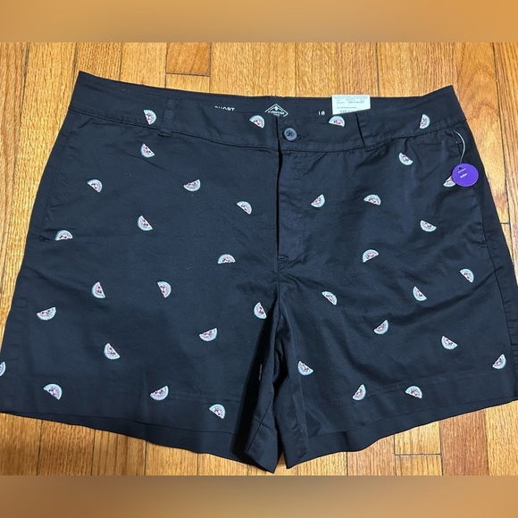 St. John Bay Womens Size 18 Easy Fit Mid Rise Watermelon Short - Picture 1 of 8